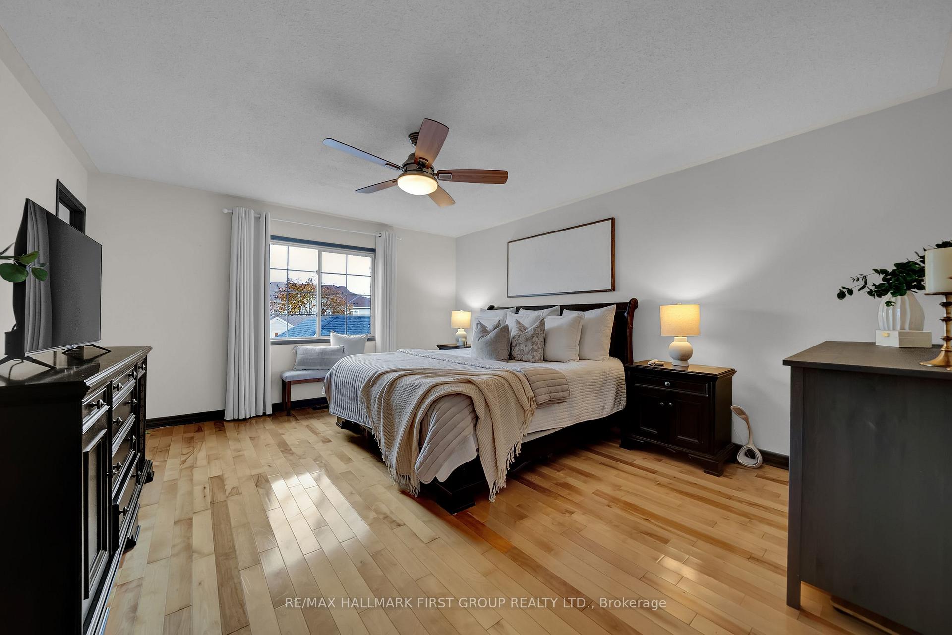 Photo 23 of 136 Warwick Avenue, Ajax, South East — HOMEH
