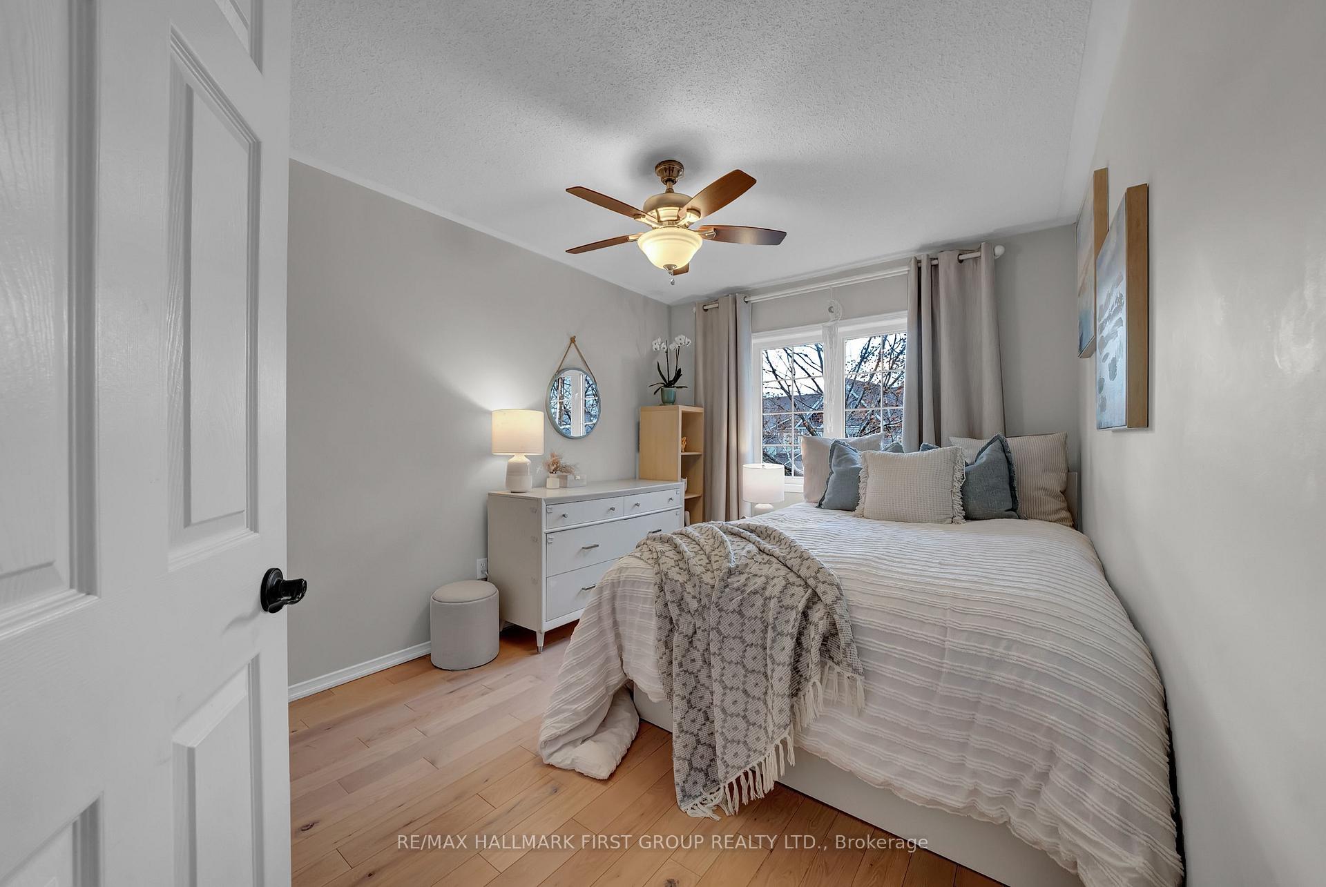 Photo 22 of 136 Warwick Avenue, Ajax, South East — HOMEH