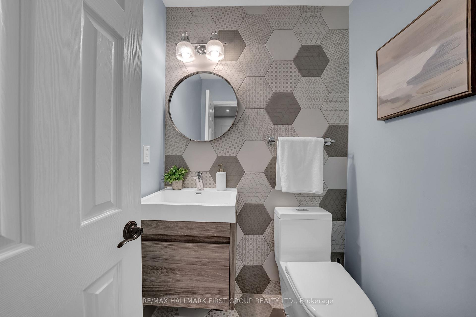 Photo 29 of 136 Warwick Avenue, Ajax, South East — HOMEH