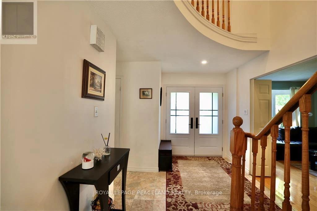 Photo 5 of 236 Westvale Drive, Waterloo — HOMEH