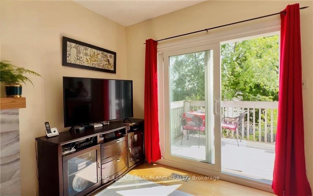 Photo 10 of 236 Westvale Drive, Waterloo — HOMEH
