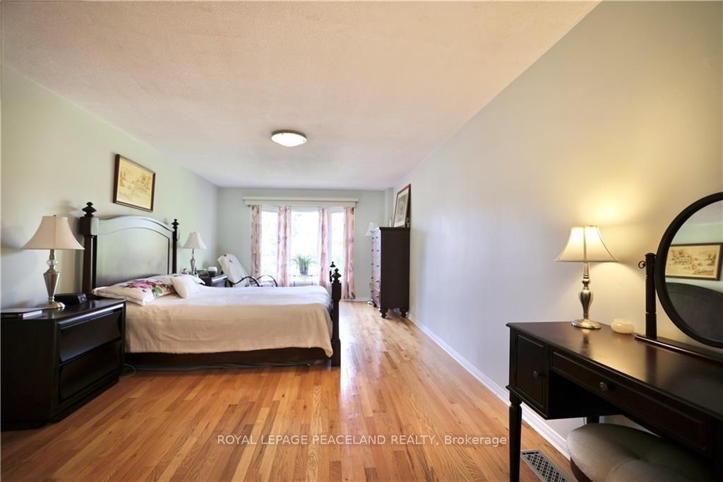 Photo 14 of 236 Westvale Drive, Waterloo — HOMEH