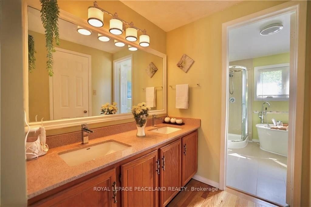 Photo 15 of 236 Westvale Drive, Waterloo — HOMEH
