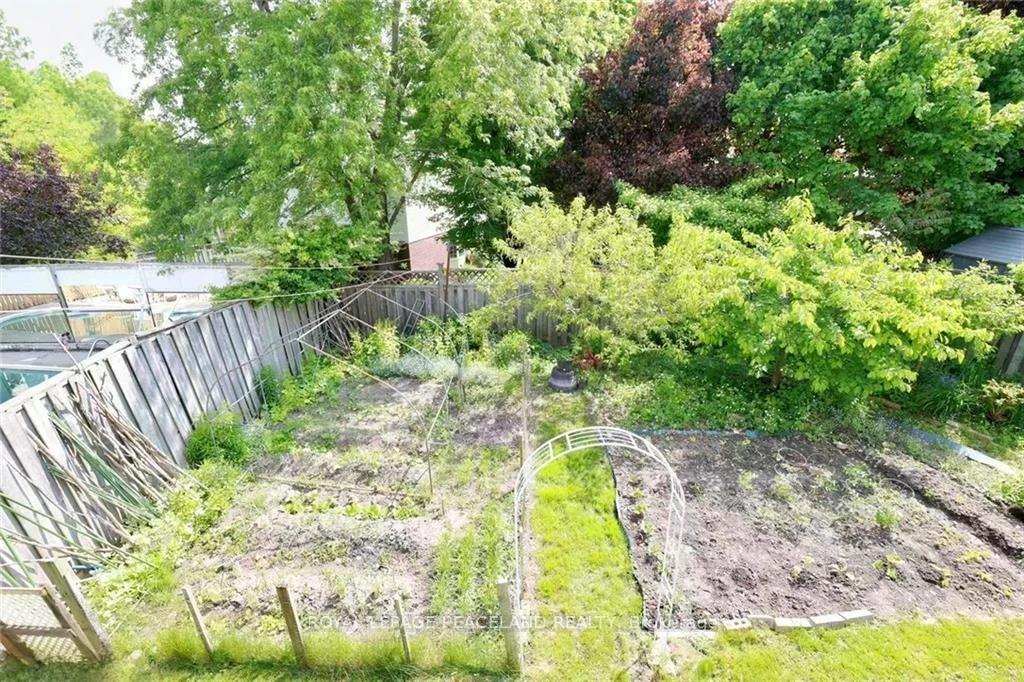 Photo 23 of 236 Westvale Drive, Waterloo — HOMEH