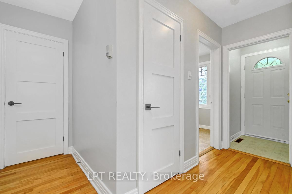 Photo 2 of 1279 Livingstone Avenue, Ottawa, Alta Vista — HOMEH