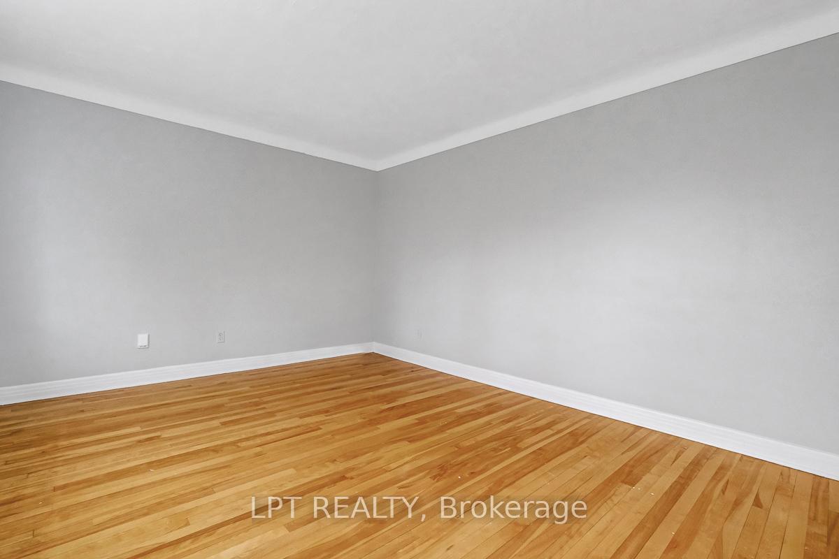 Photo 6 of 1279 Livingstone Avenue, Ottawa, Alta Vista — HOMEH