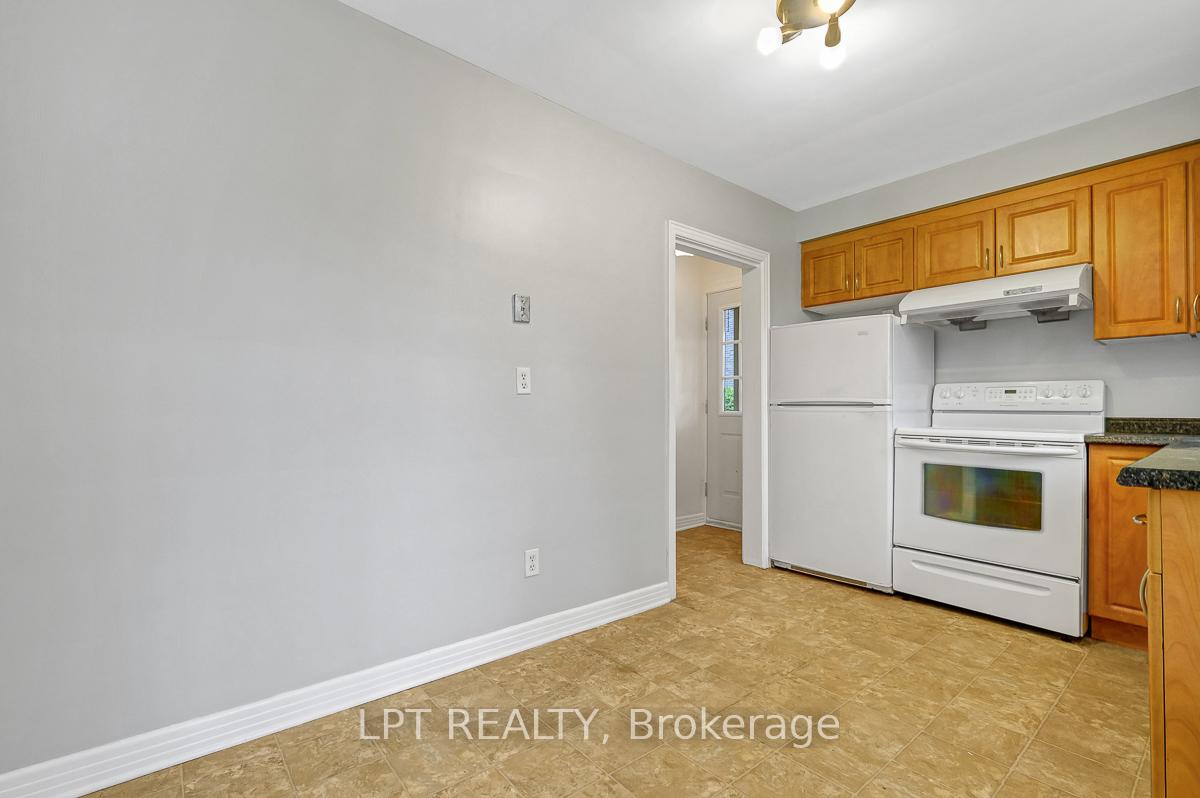 Photo 13 of 1279 Livingstone Avenue, Ottawa, Alta Vista — HOMEH