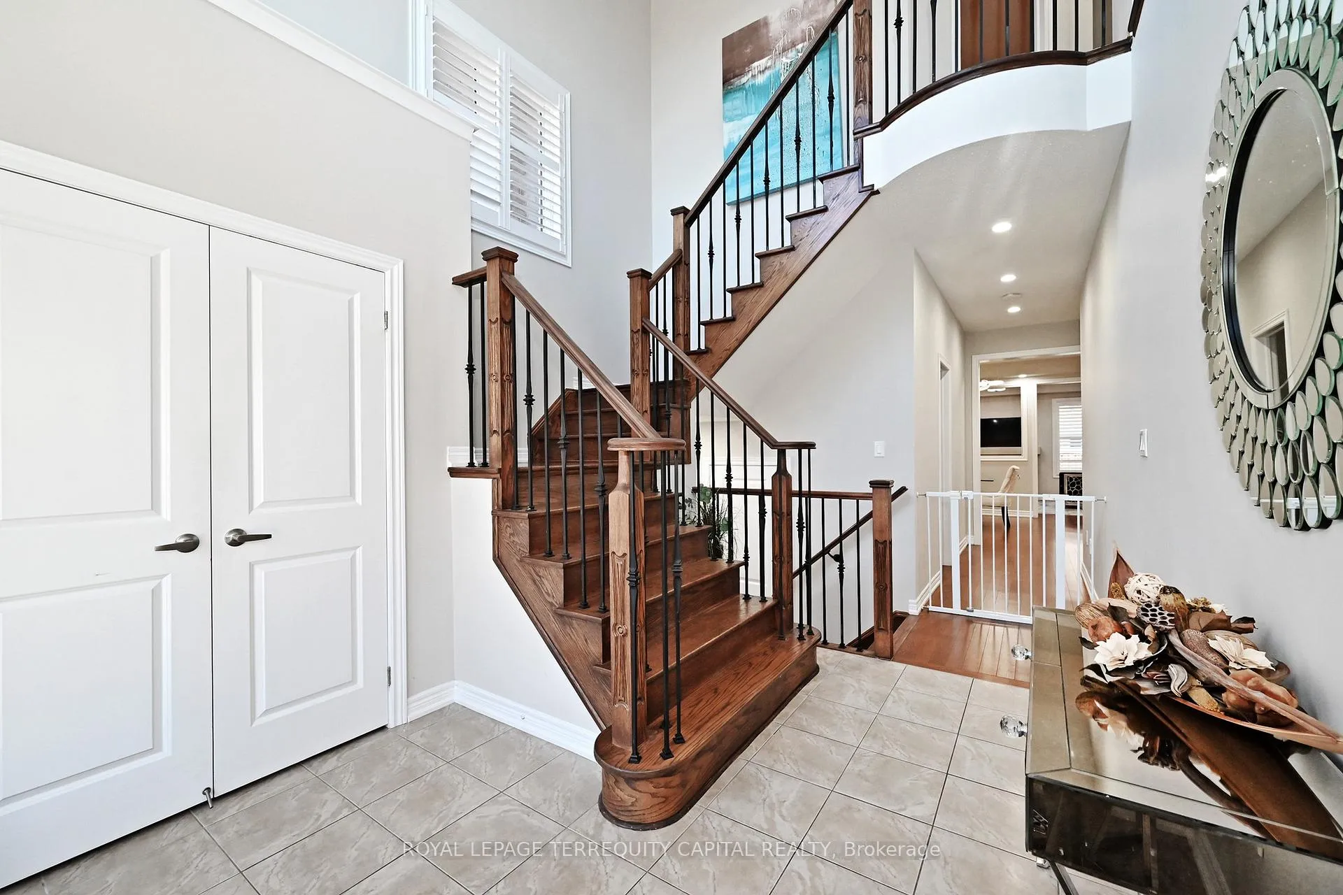 Photo 5 of 14 Beaconsfield Drive, Vaughan, Kleinburg — HOMEH