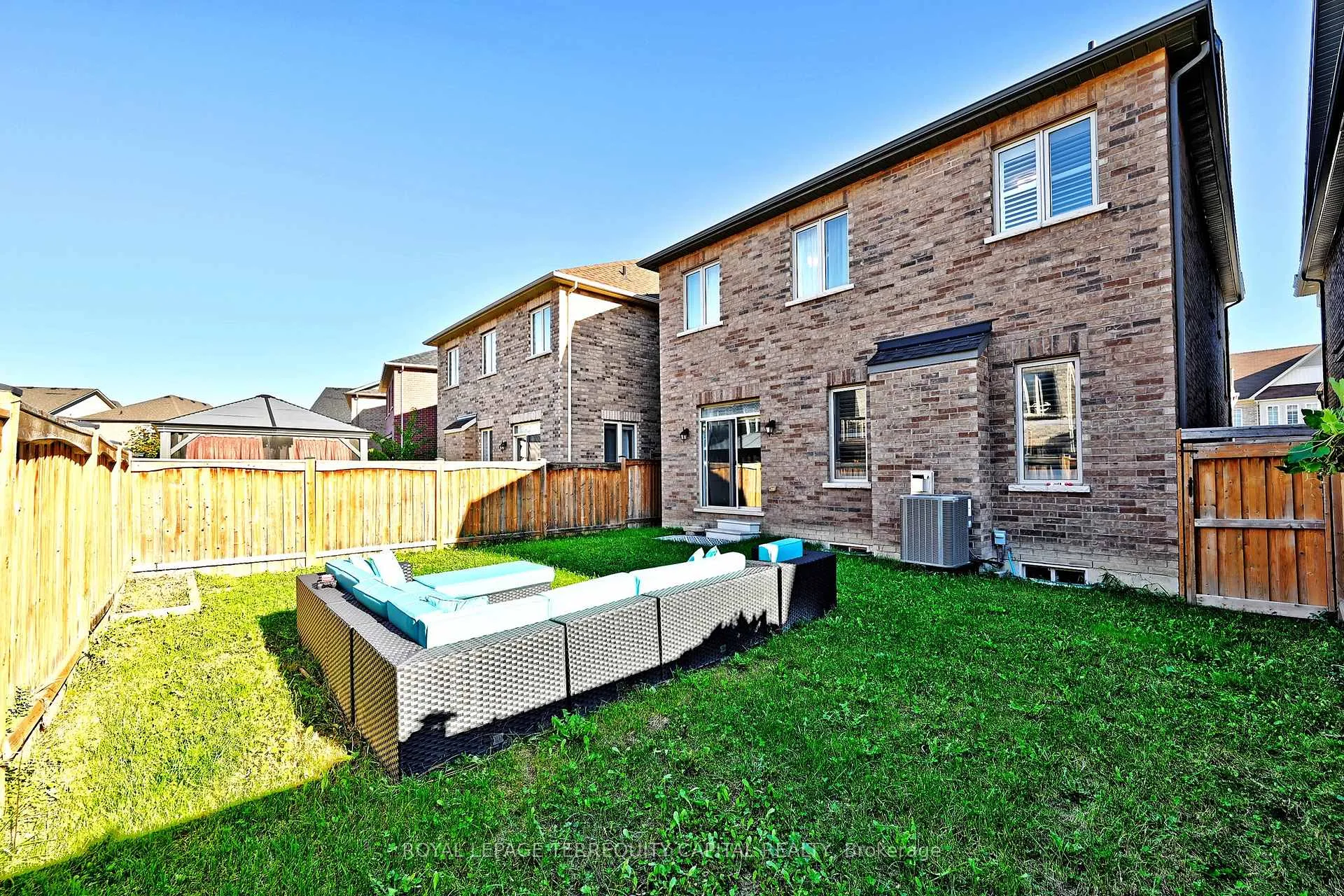 Photo 37 of 14 Beaconsfield Drive, Vaughan, Kleinburg — HOMEH