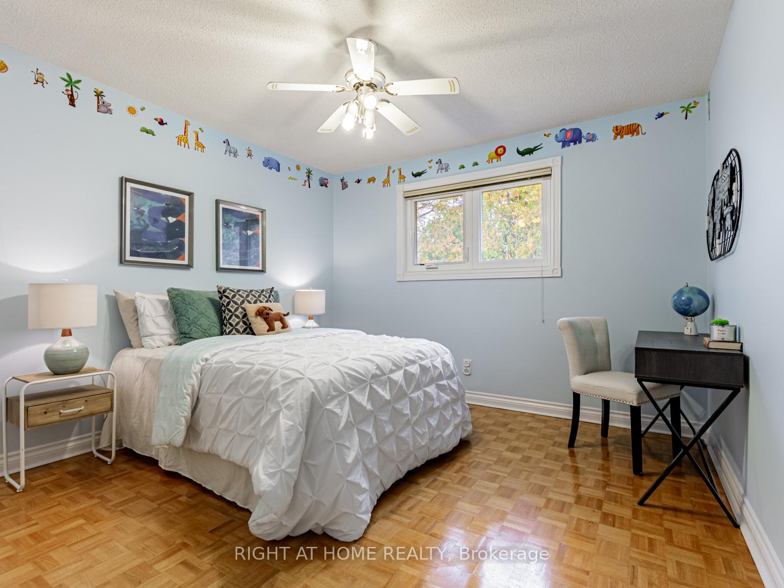 Photo 2 of 10 Rodeo Drive, Vaughan, Crestwood-Springfarm-Yorkhill — HOMEH