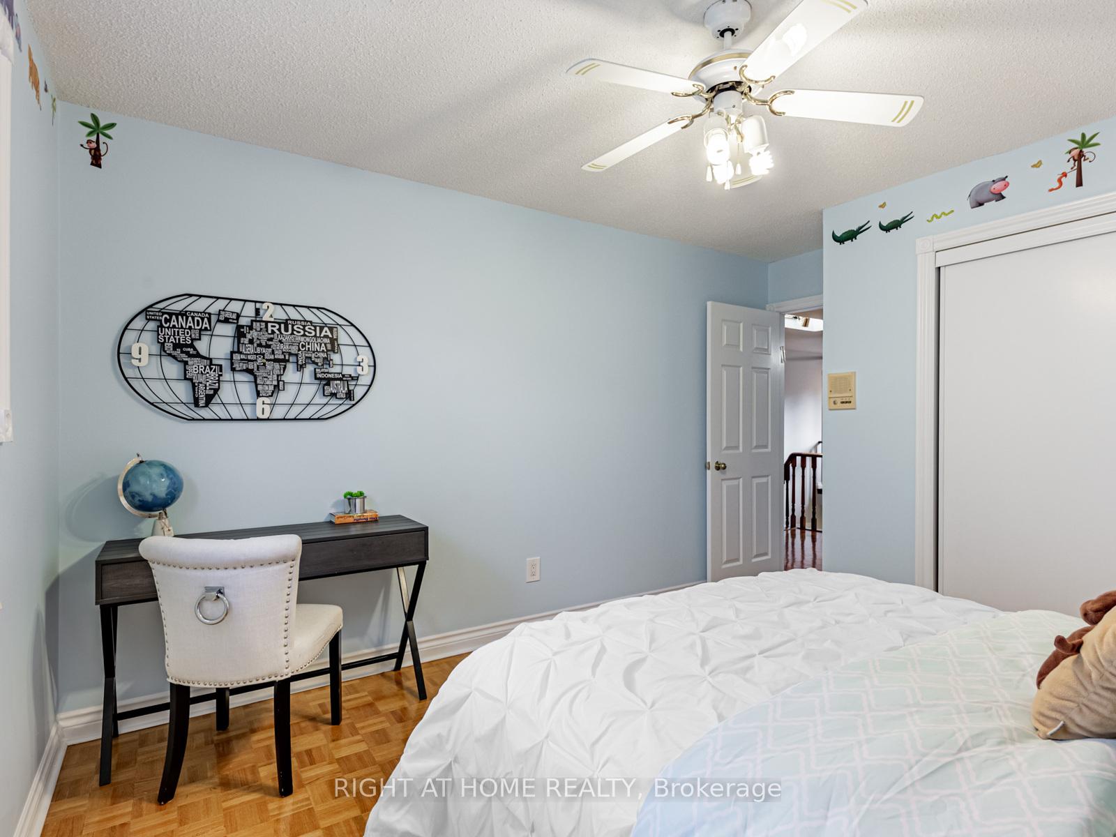 Photo 3 of 10 Rodeo Drive, Vaughan, Crestwood-Springfarm-Yorkhill — HOMEH