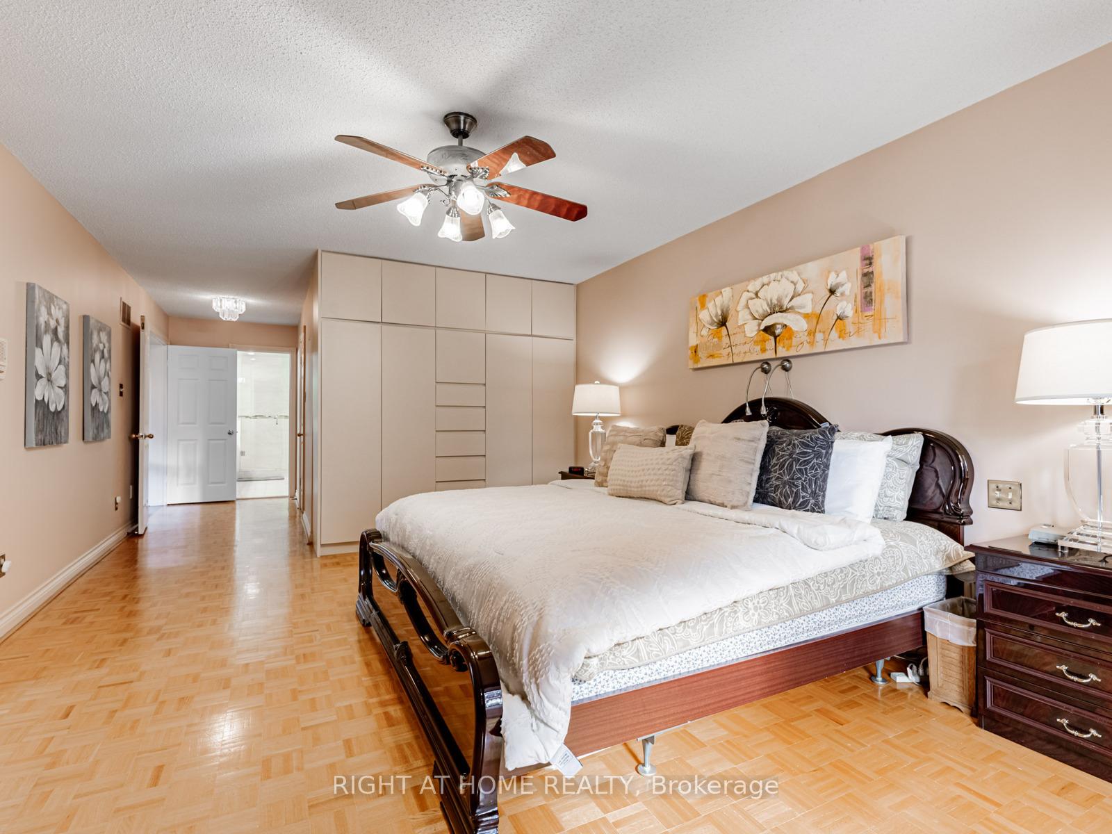 Photo 9 of 10 Rodeo Drive, Vaughan, Crestwood-Springfarm-Yorkhill — HOMEH