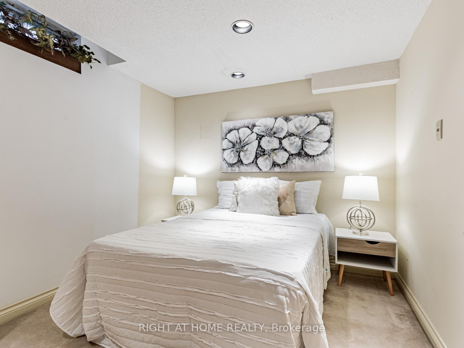 Photo 18 of 10 Rodeo Drive, Vaughan, Crestwood-Springfarm-Yorkhill — HOMEH