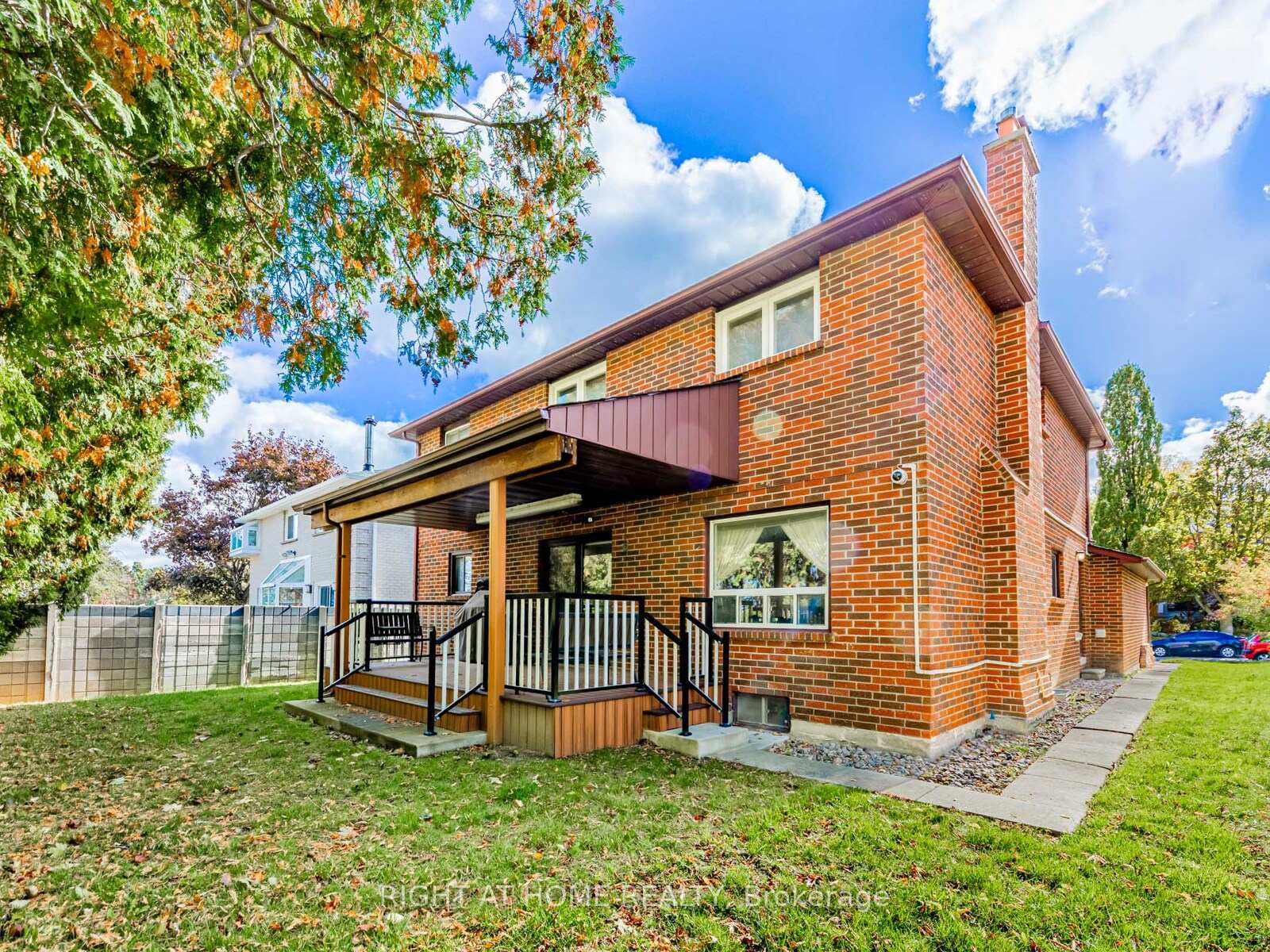 Photo 19 of 10 Rodeo Drive, Vaughan, Crestwood-Springfarm-Yorkhill — HOMEH