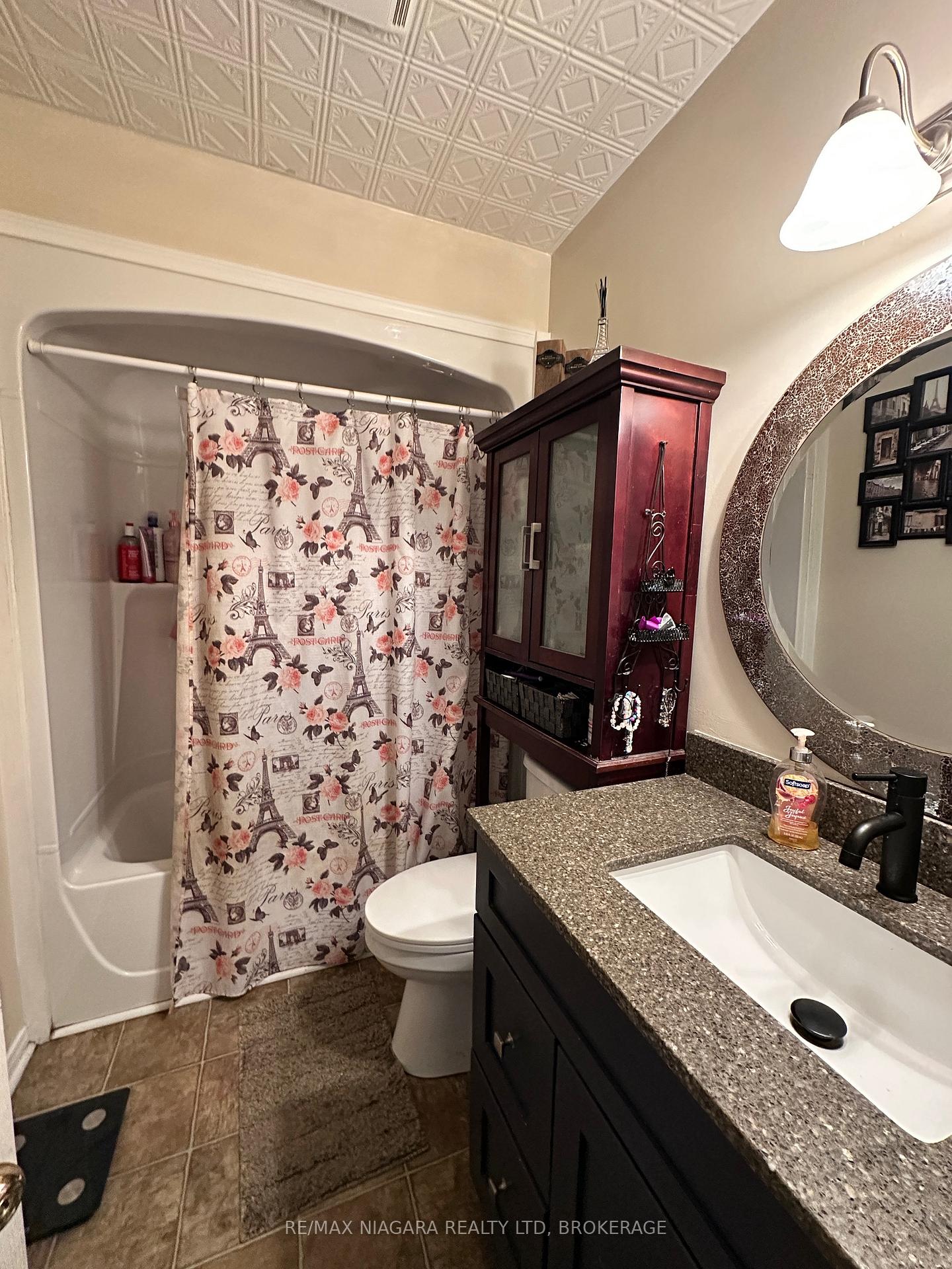 Photo 10 of 209 Autumn Crescent, Welland, West Welland — HOMEH