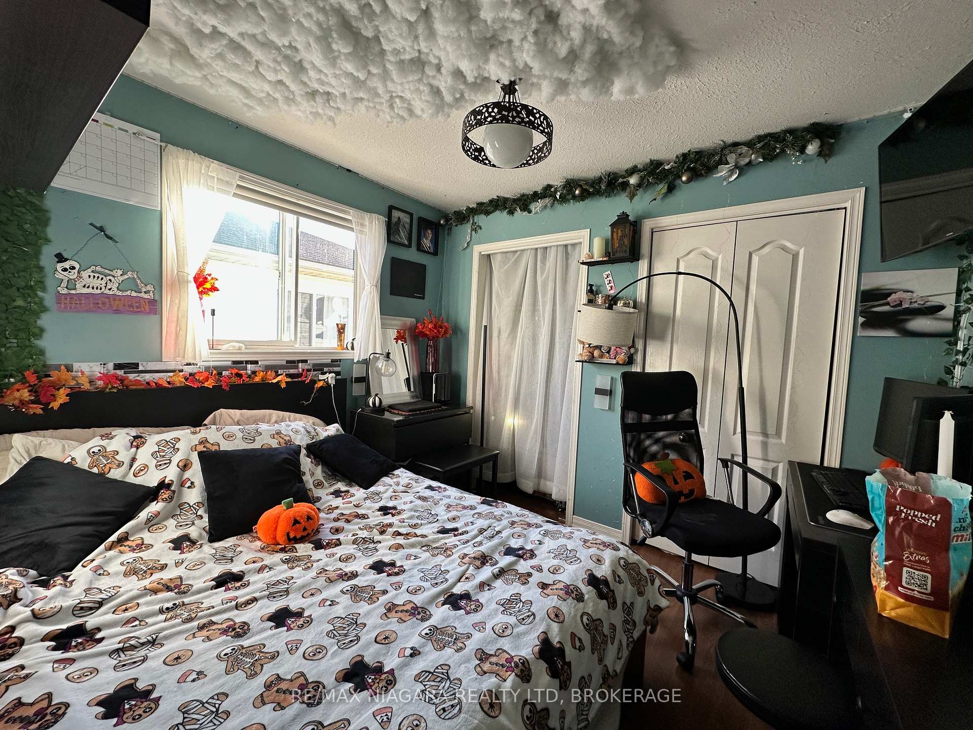 Photo 11 of 209 Autumn Crescent, Welland, West Welland — HOMEH