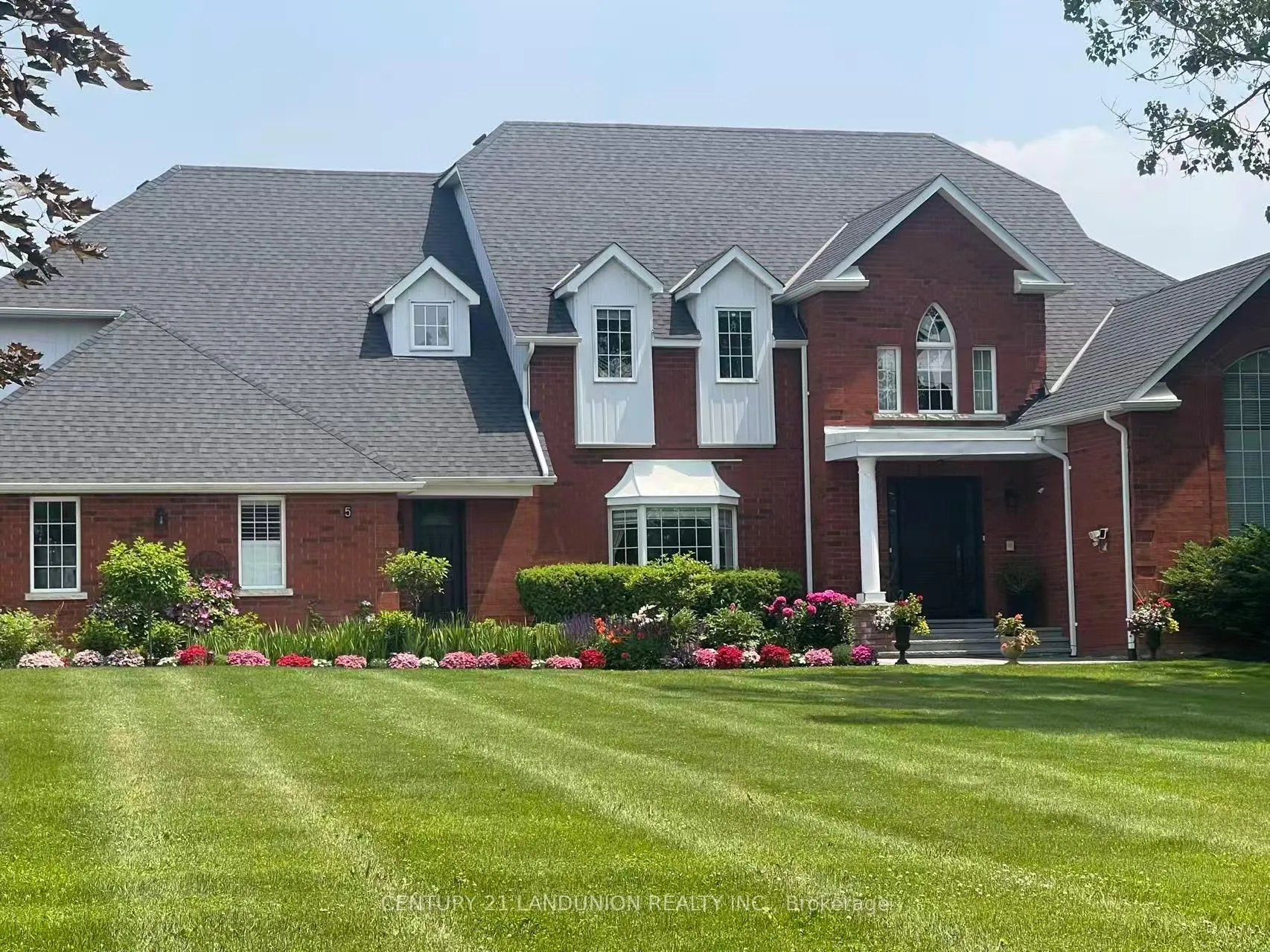 Front of 5 Dafoe Court