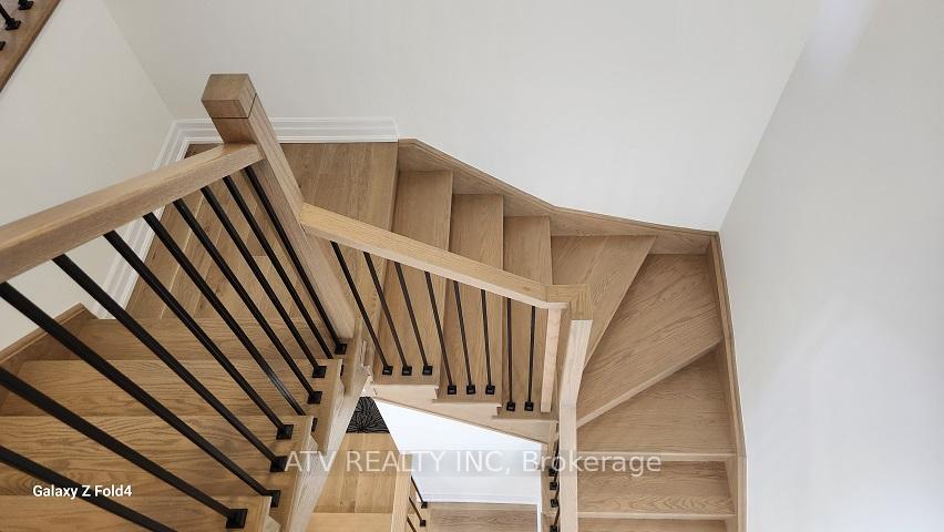 Photo 12 of 10 Federica Crescent, Wasaga Beach — HOMEH