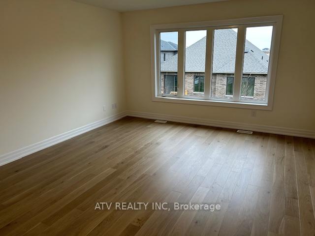 Photo 14 of 10 Federica Crescent, Wasaga Beach — HOMEH