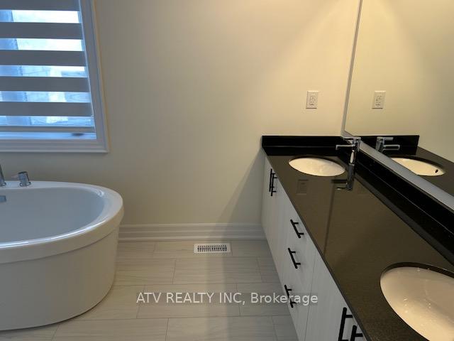 Photo 20 of 10 Federica Crescent, Wasaga Beach — HOMEH