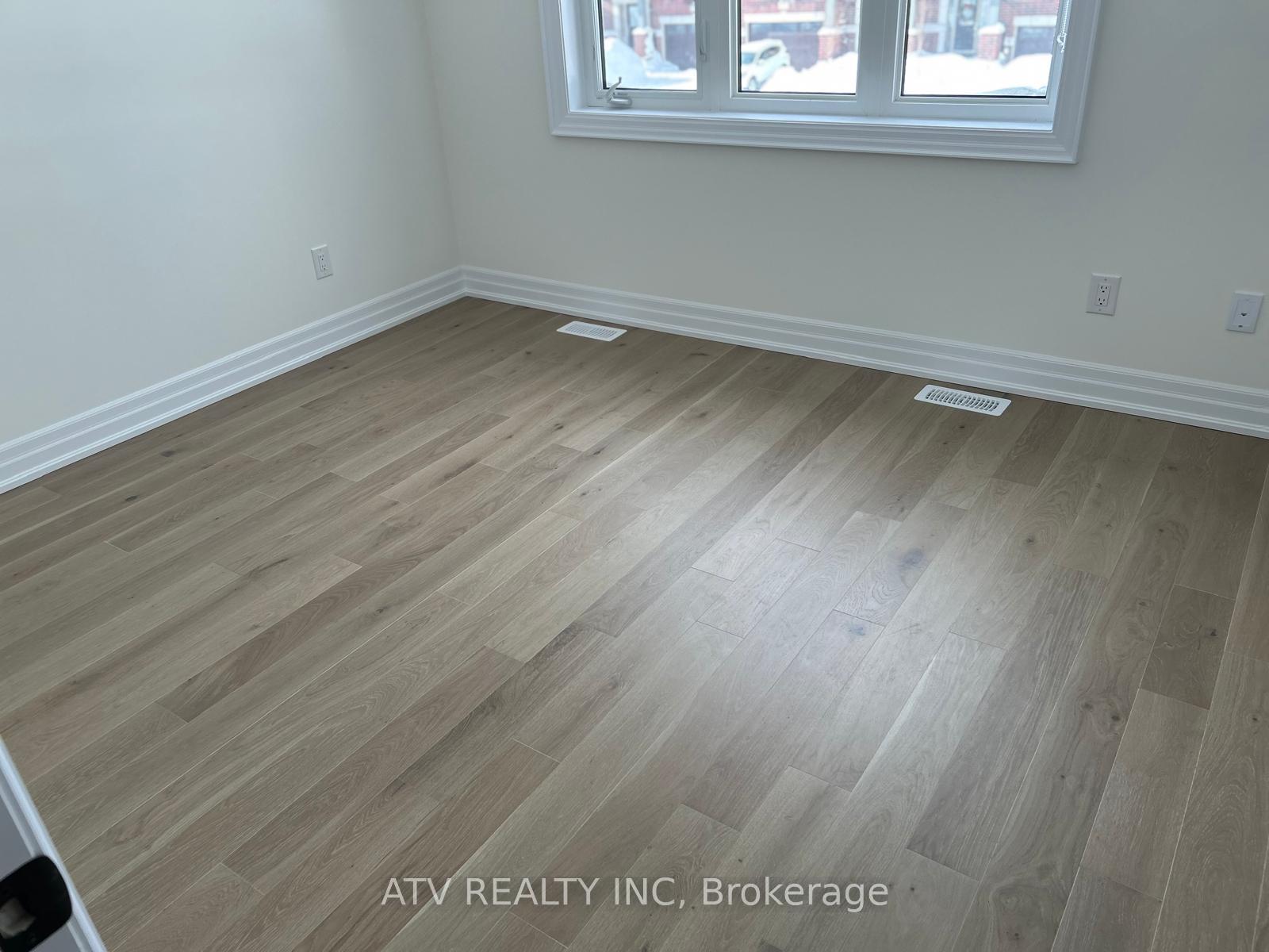Photo 25 of 10 Federica Crescent, Wasaga Beach — HOMEH