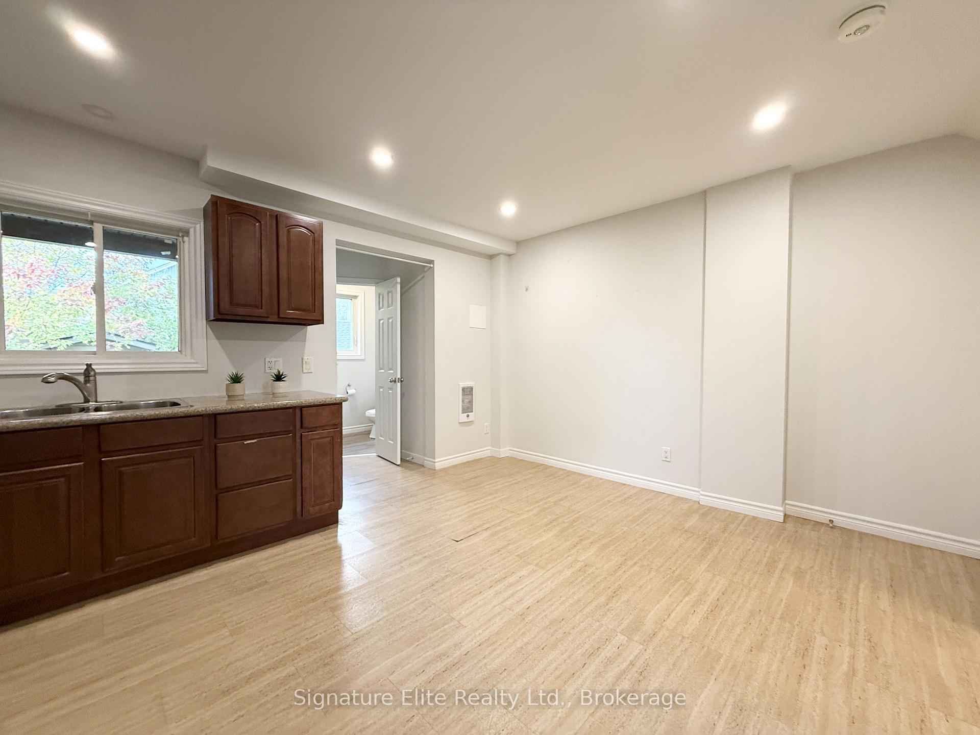 Photo 2 of Unit 1, 435 Mcalpine Avenue N, Welland, Welland Downtown — HOMEH