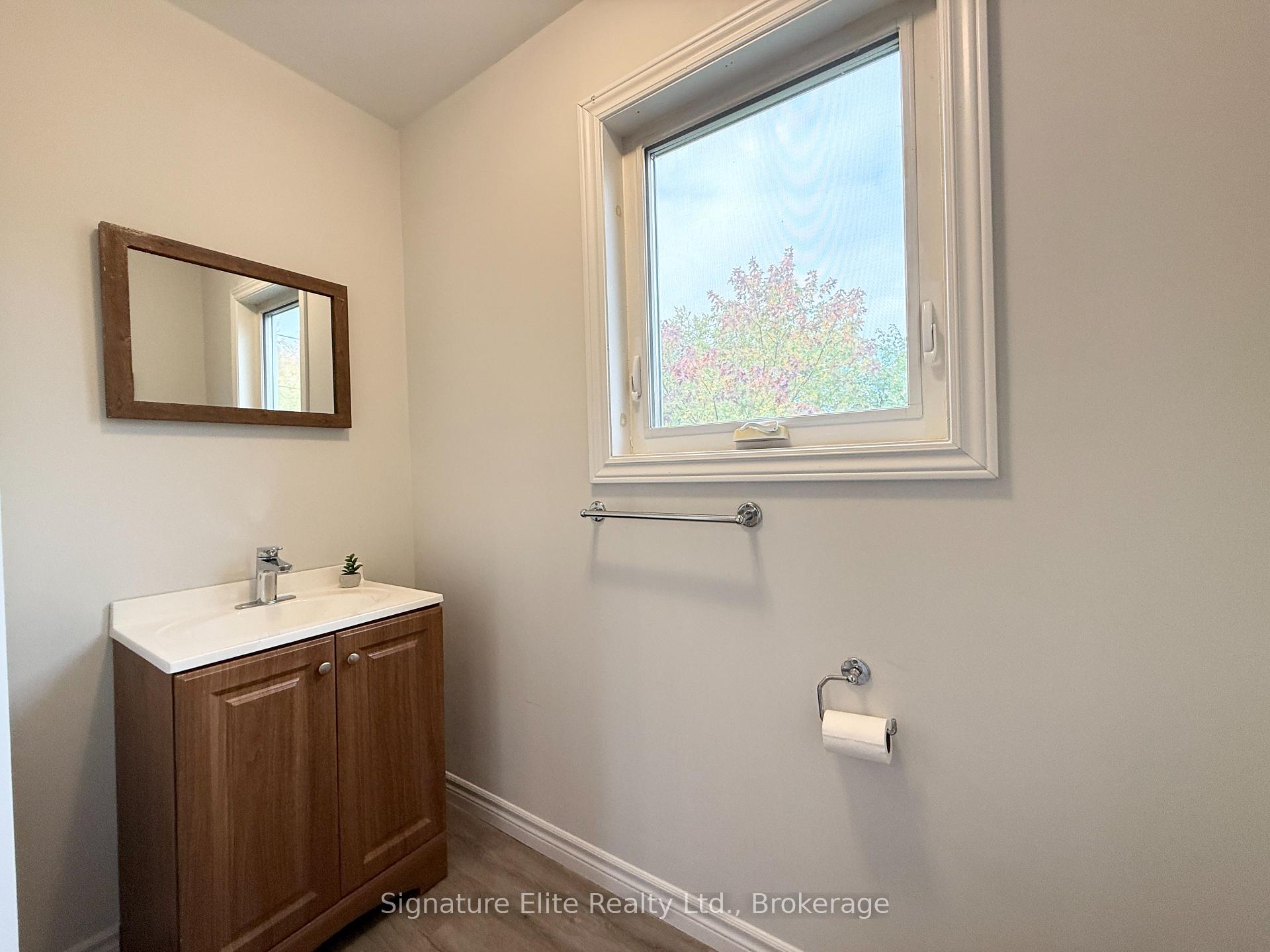 Photo 5 of Unit 1, 435 Mcalpine Avenue N, Welland, Welland Downtown — HOMEH