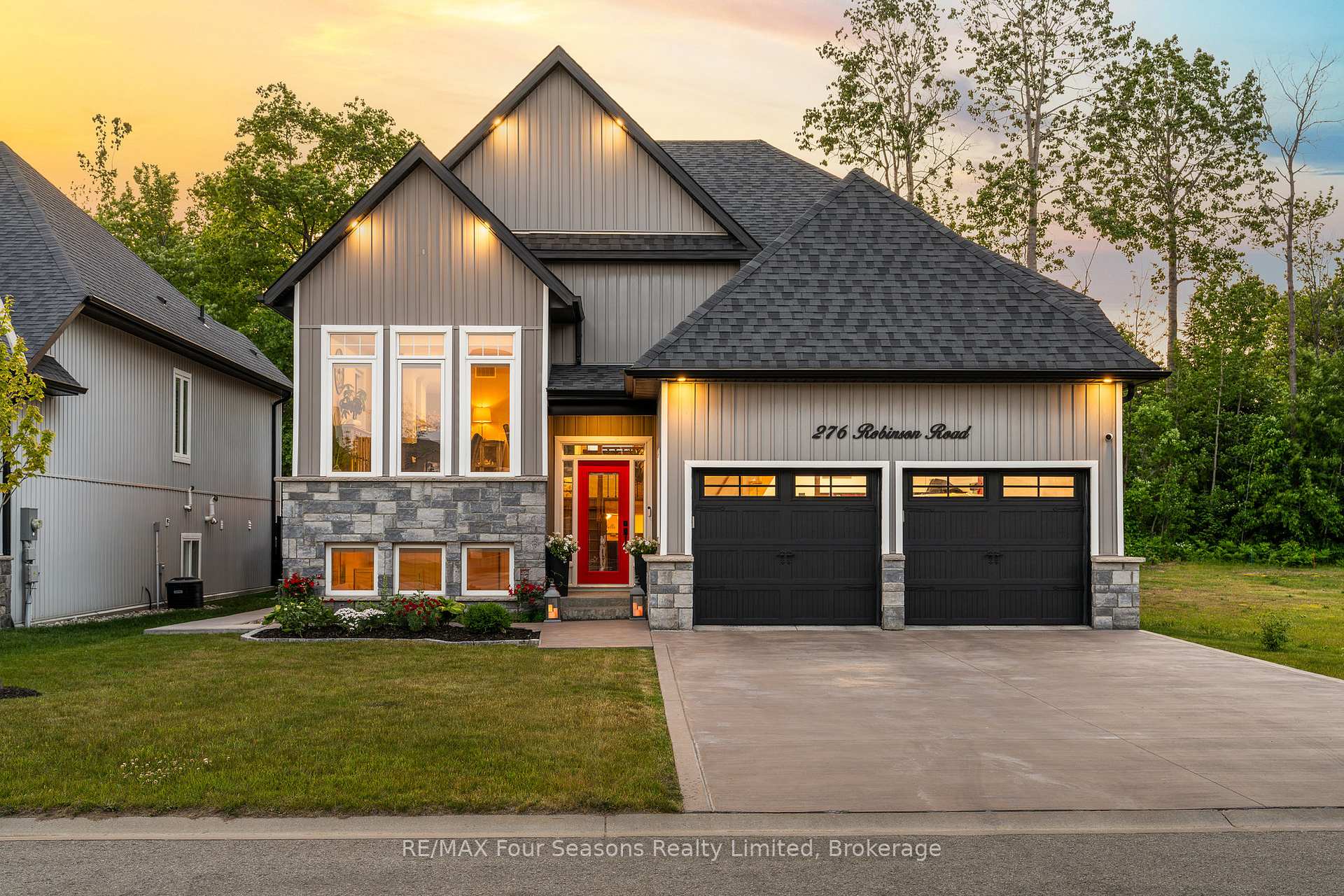 Photo 2 of 276 Robinson Road, Wasaga Beach — HOMEH