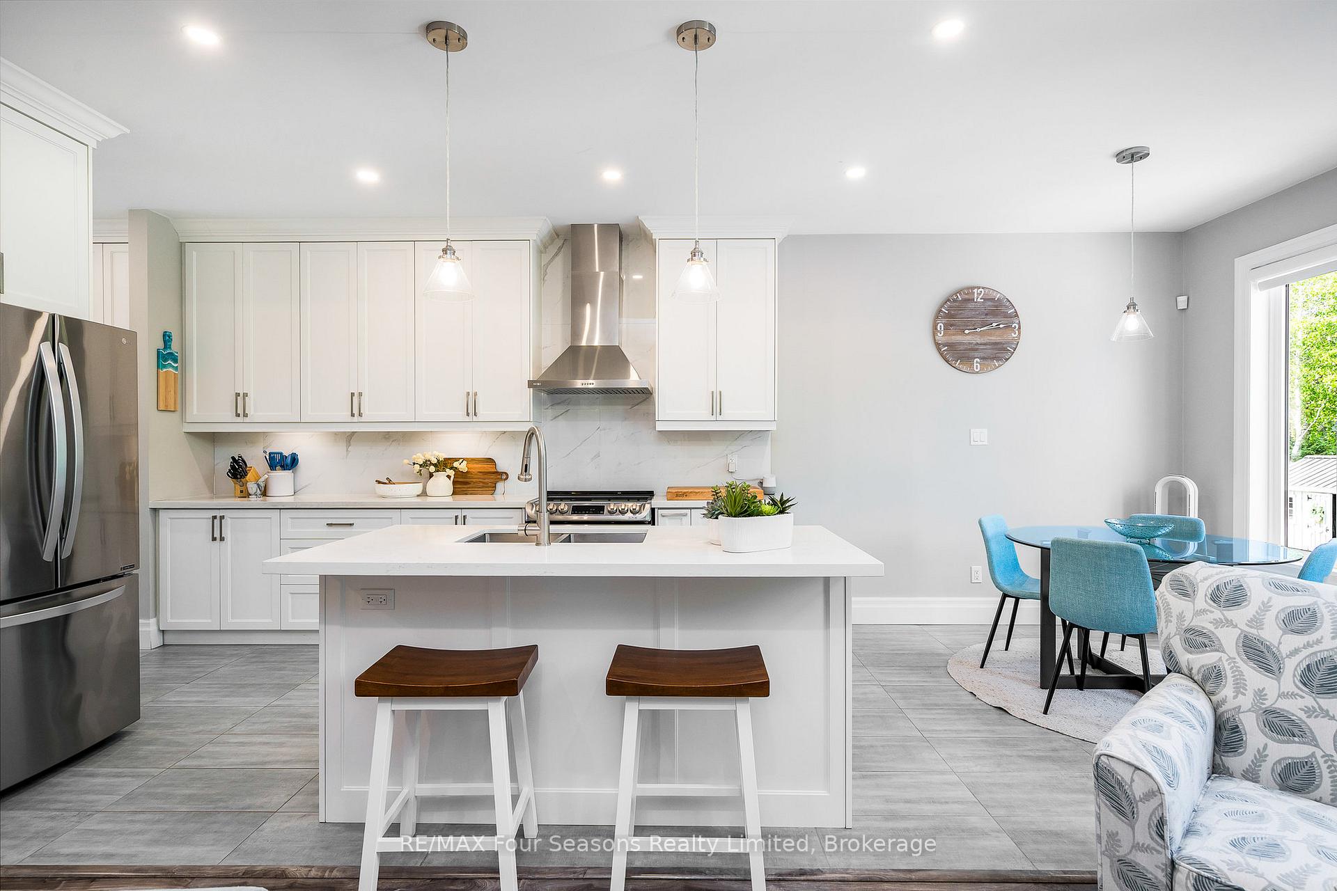 Photo 10 of 276 Robinson Road, Wasaga Beach — HOMEH