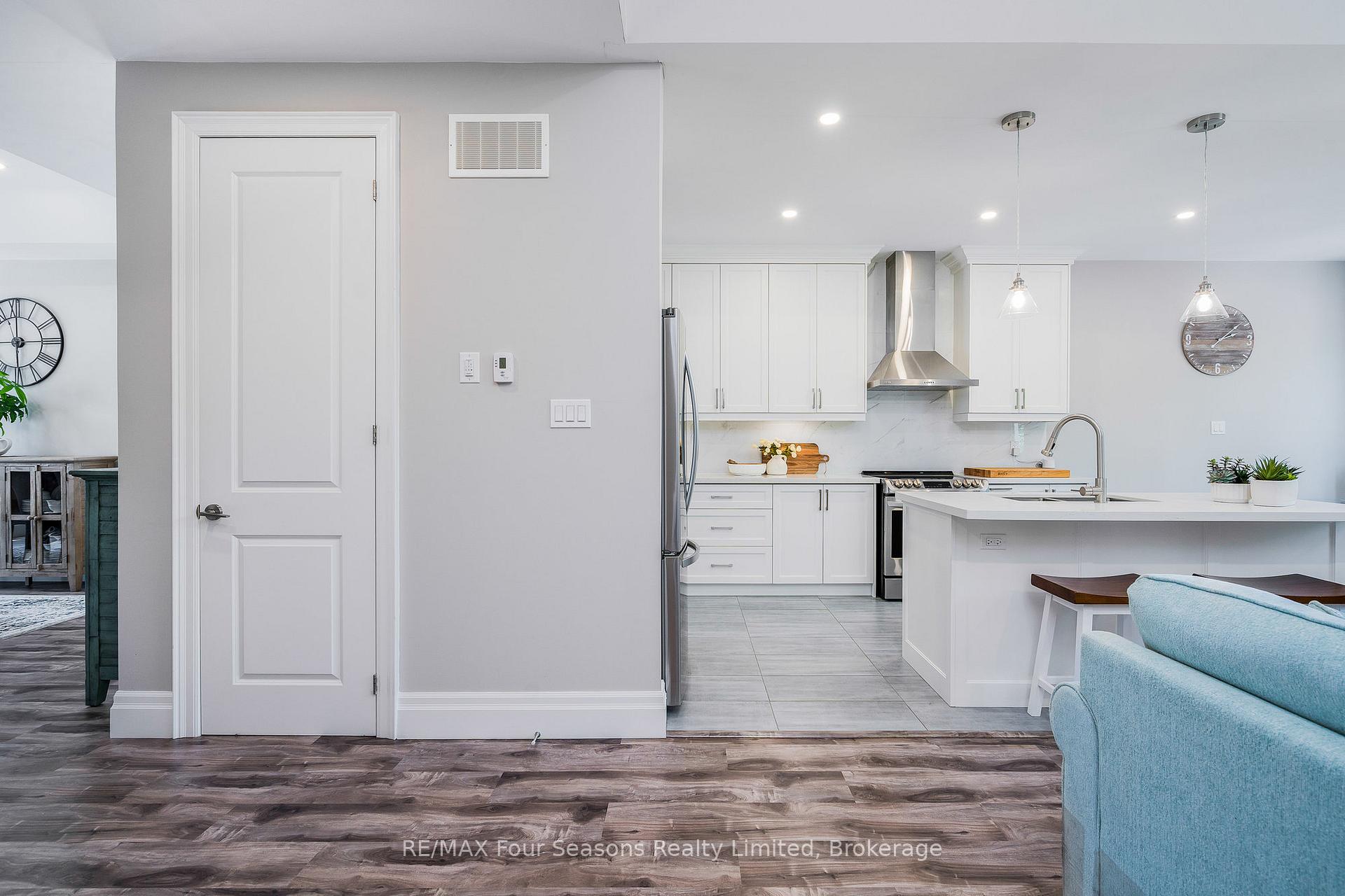 Photo 11 of 276 Robinson Road, Wasaga Beach — HOMEH