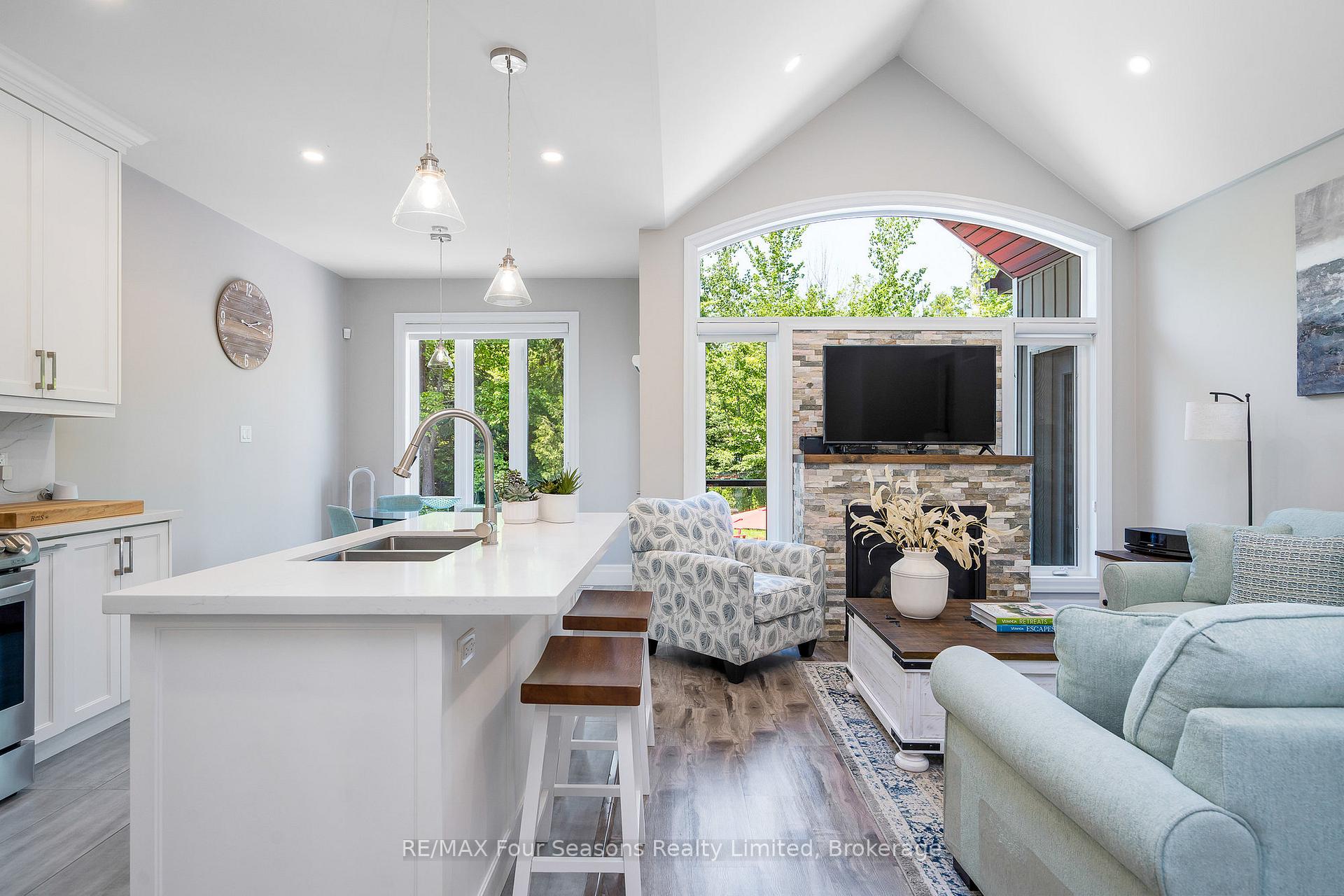 Photo 12 of 276 Robinson Road, Wasaga Beach — HOMEH