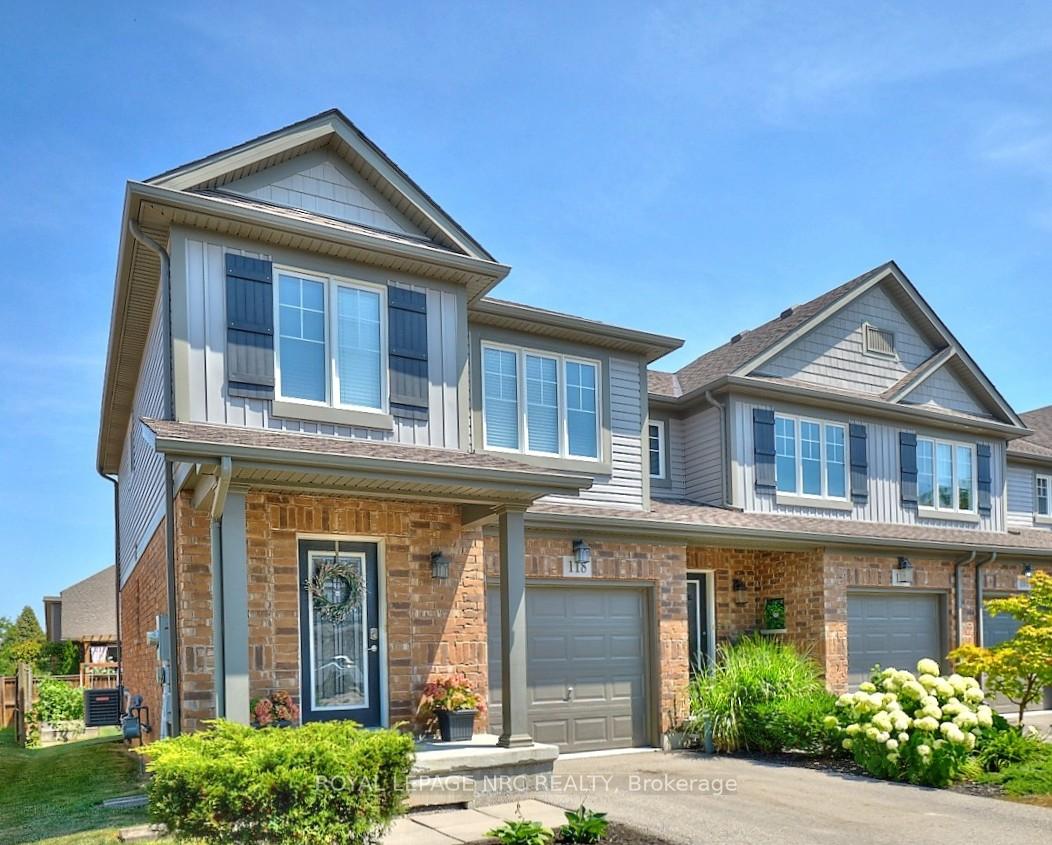 Front of 118 Roselawn Crescent