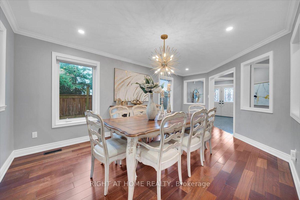 Photo 7 of 139 Monteith Crescent, Vaughan, Maple — HOMEH