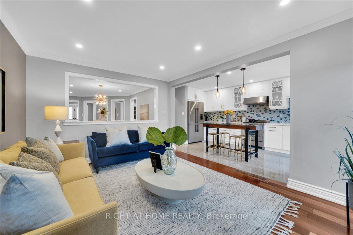Photo 16 of 139 Monteith Crescent, Vaughan, Maple — HOMEH