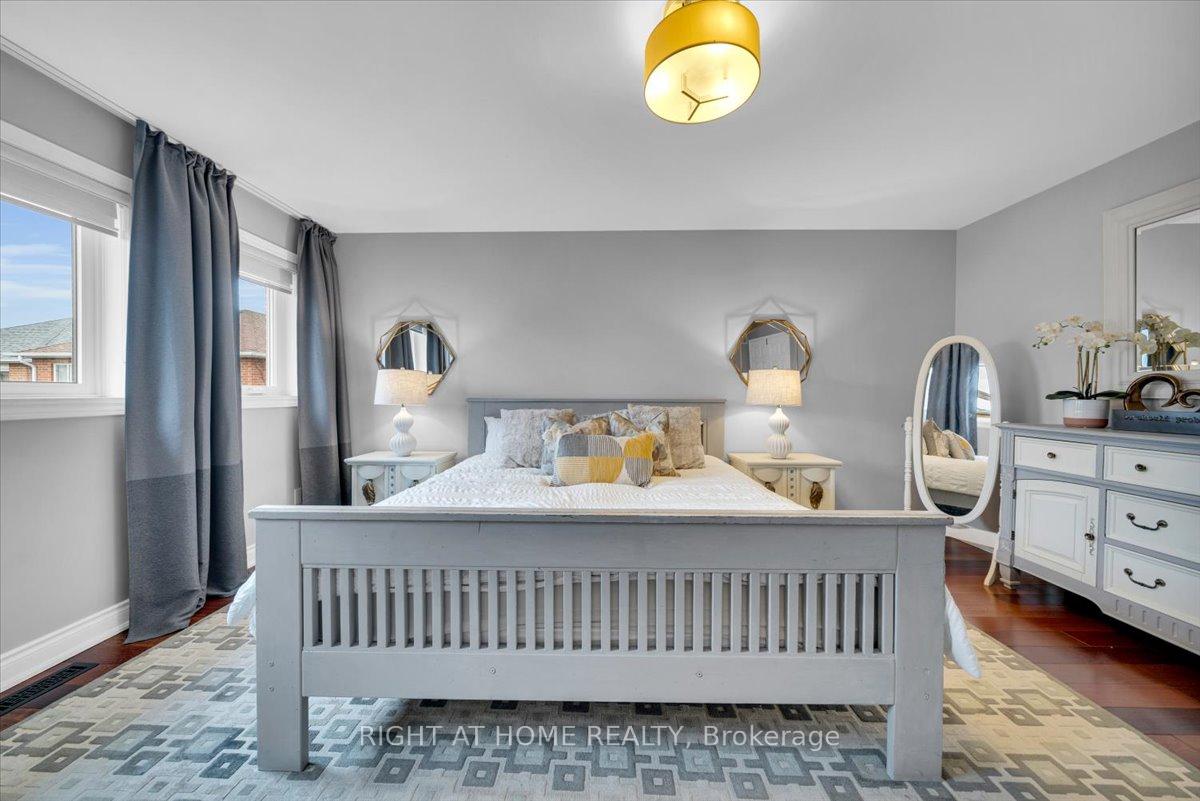 Photo 22 of 139 Monteith Crescent, Vaughan, Maple — HOMEH