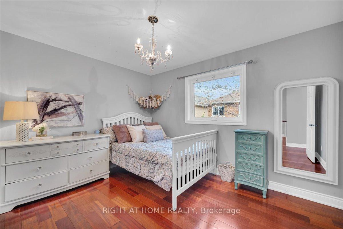 Photo 32 of 139 Monteith Crescent, Vaughan, Maple — HOMEH
