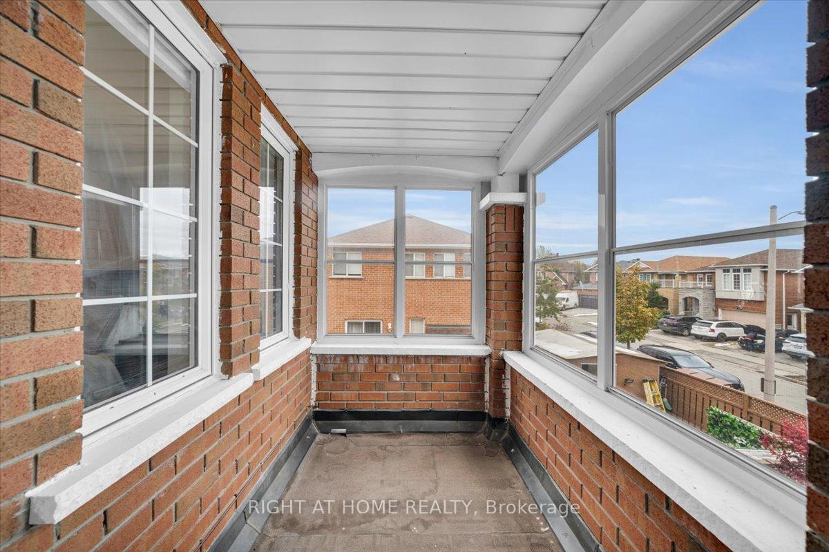 Photo 35 of 139 Monteith Crescent, Vaughan, Maple — HOMEH