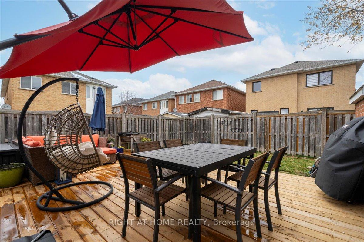 Photo 36 of 139 Monteith Crescent, Vaughan, Maple — HOMEH