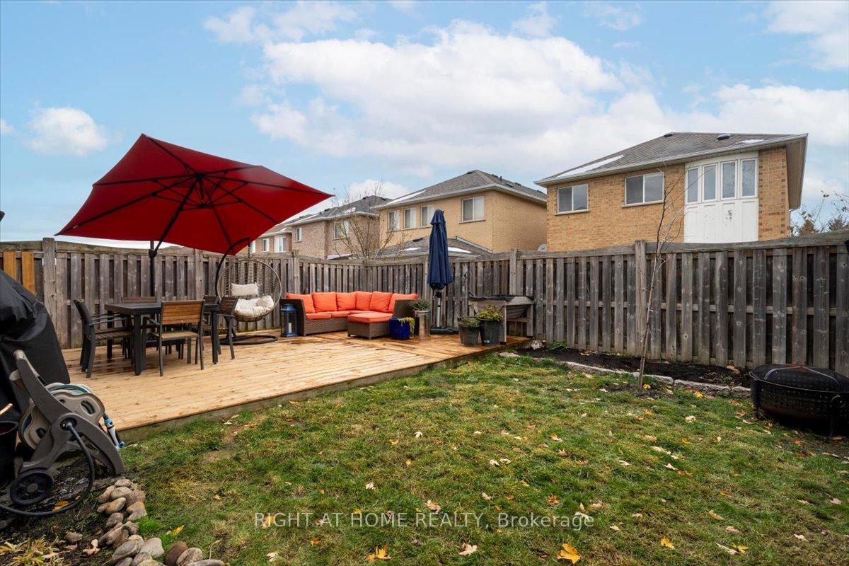 Photo 37 of 139 Monteith Crescent, Vaughan, Maple — HOMEH