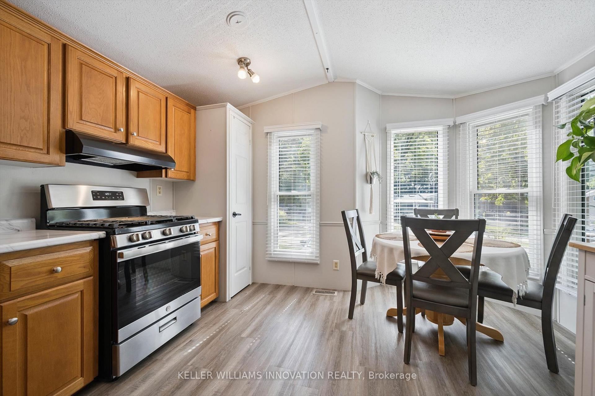 Photo 10 of Unit 29, 580 Beaver Creek Road, Waterloo — HOMEH