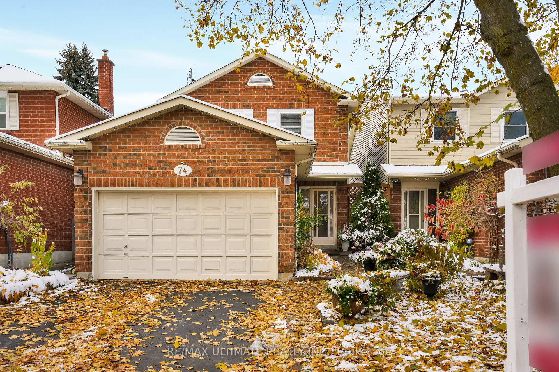 Front of 74 Robinson Crescent