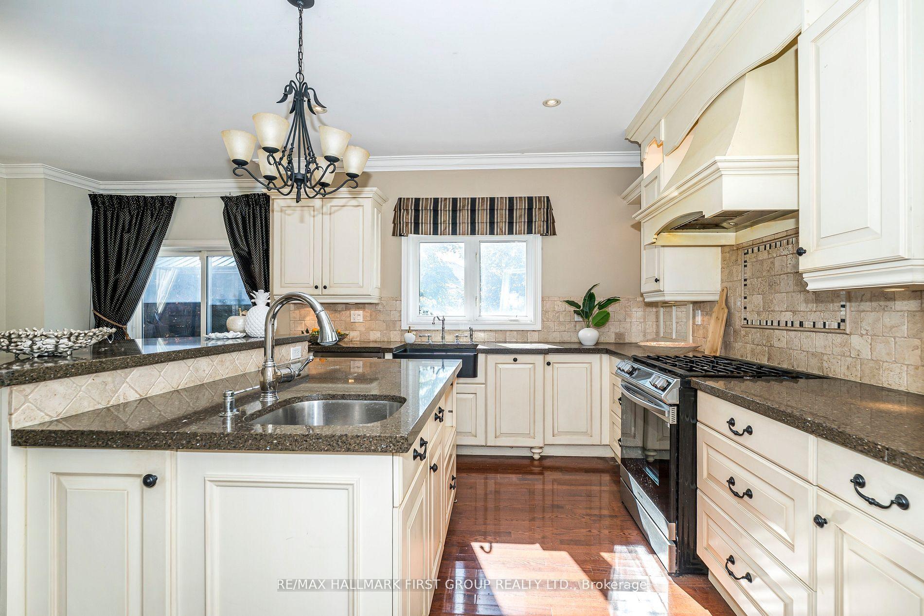 Photo 12 of 24 Portelli Crescent, Ajax, Northeast Ajax — HOMEH