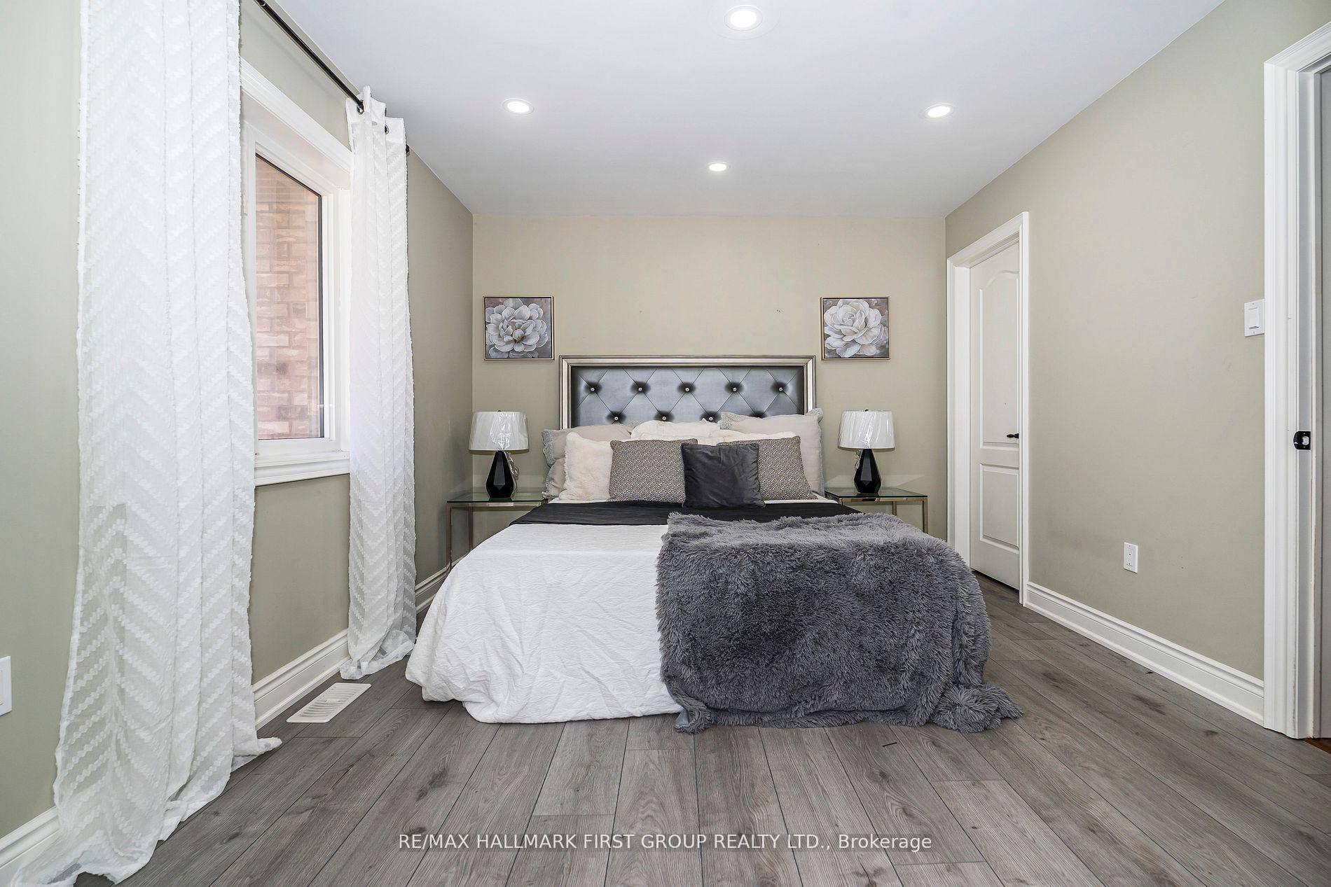 Photo 25 of 24 Portelli Crescent, Ajax, Northeast Ajax — HOMEH