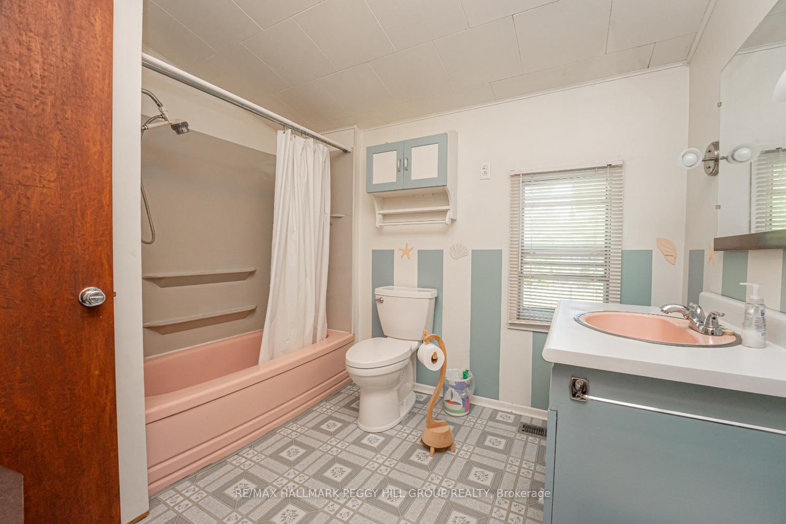 Photo 11 of 304 Old Mosley Street, Wasaga Beach — HOMEH