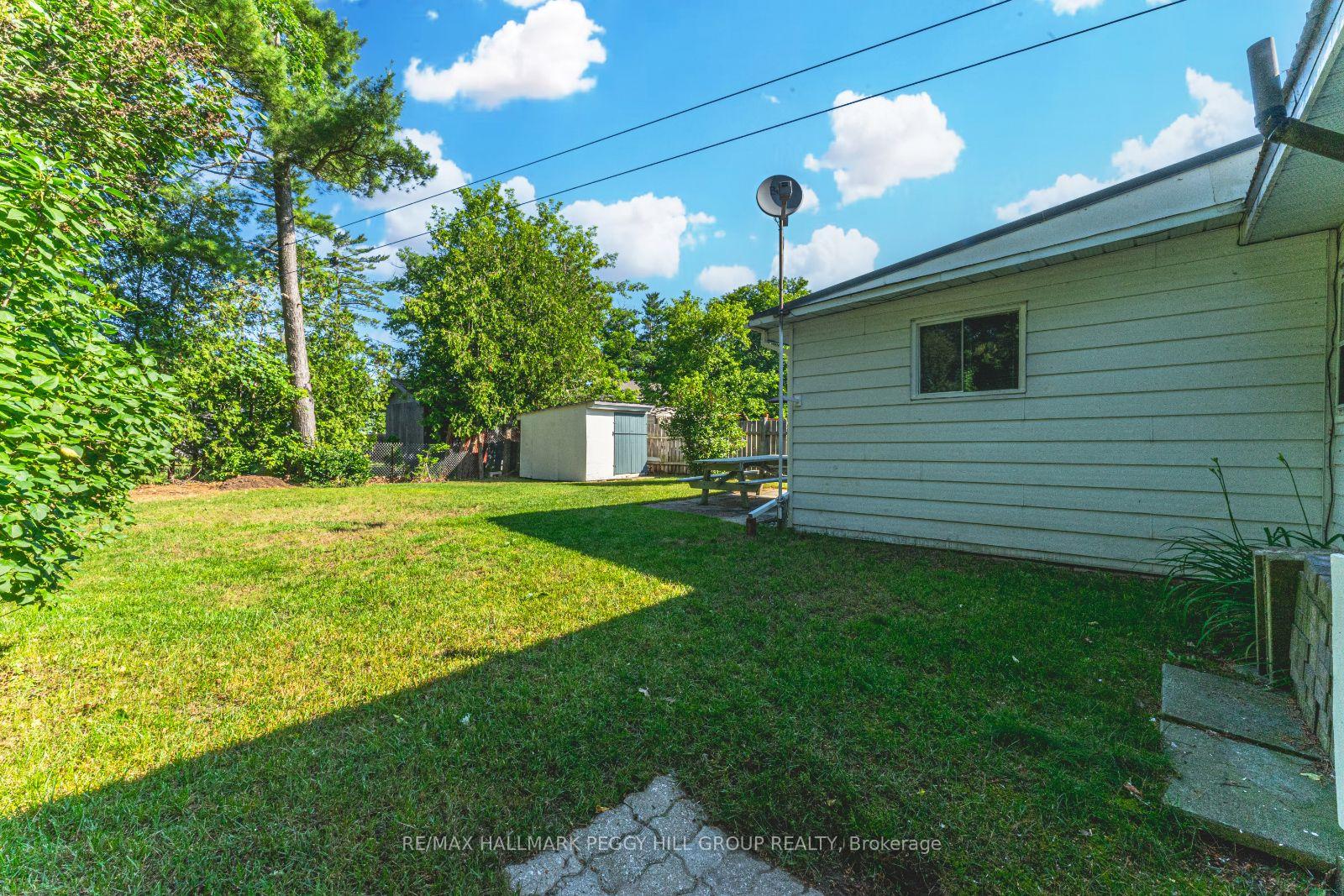 Photo 12 of 304 Old Mosley Street, Wasaga Beach — HOMEH