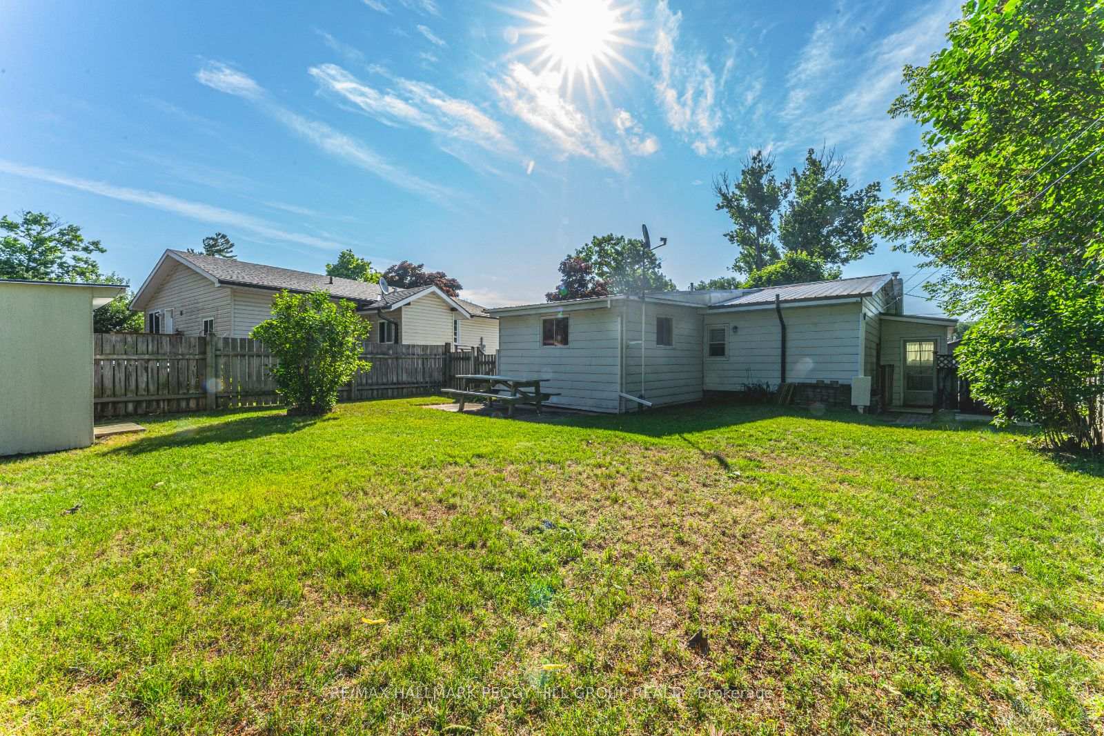 Photo 13 of 304 Old Mosley Street, Wasaga Beach — HOMEH