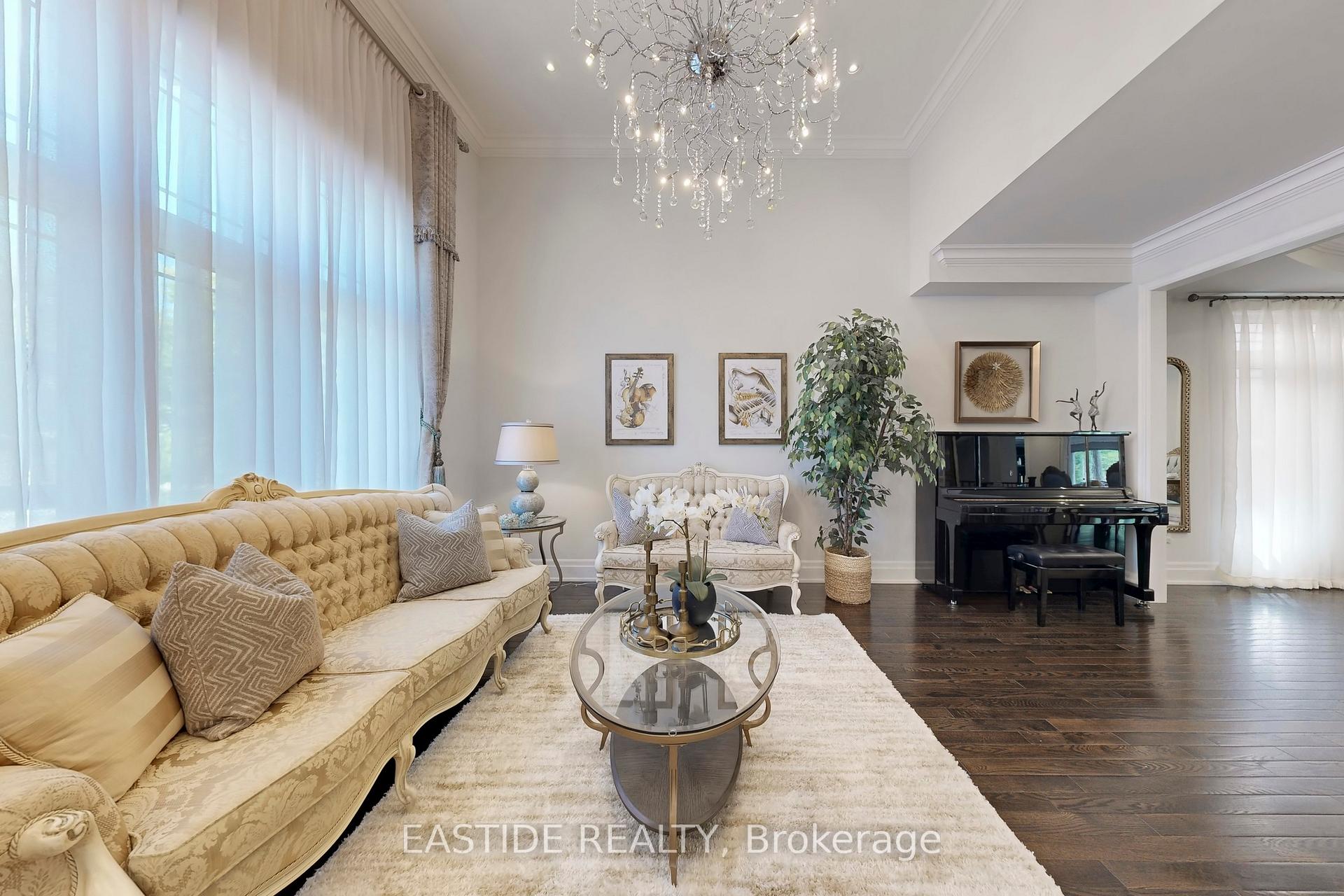 Photo 6 of 176 Upper Post Road, Vaughan, Patterson — HOMEH