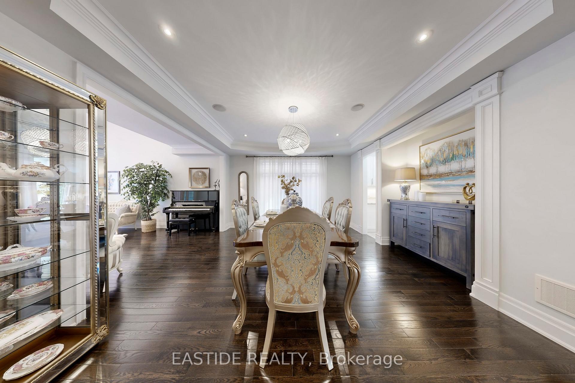 Photo 8 of 176 Upper Post Road, Vaughan, Patterson — HOMEH