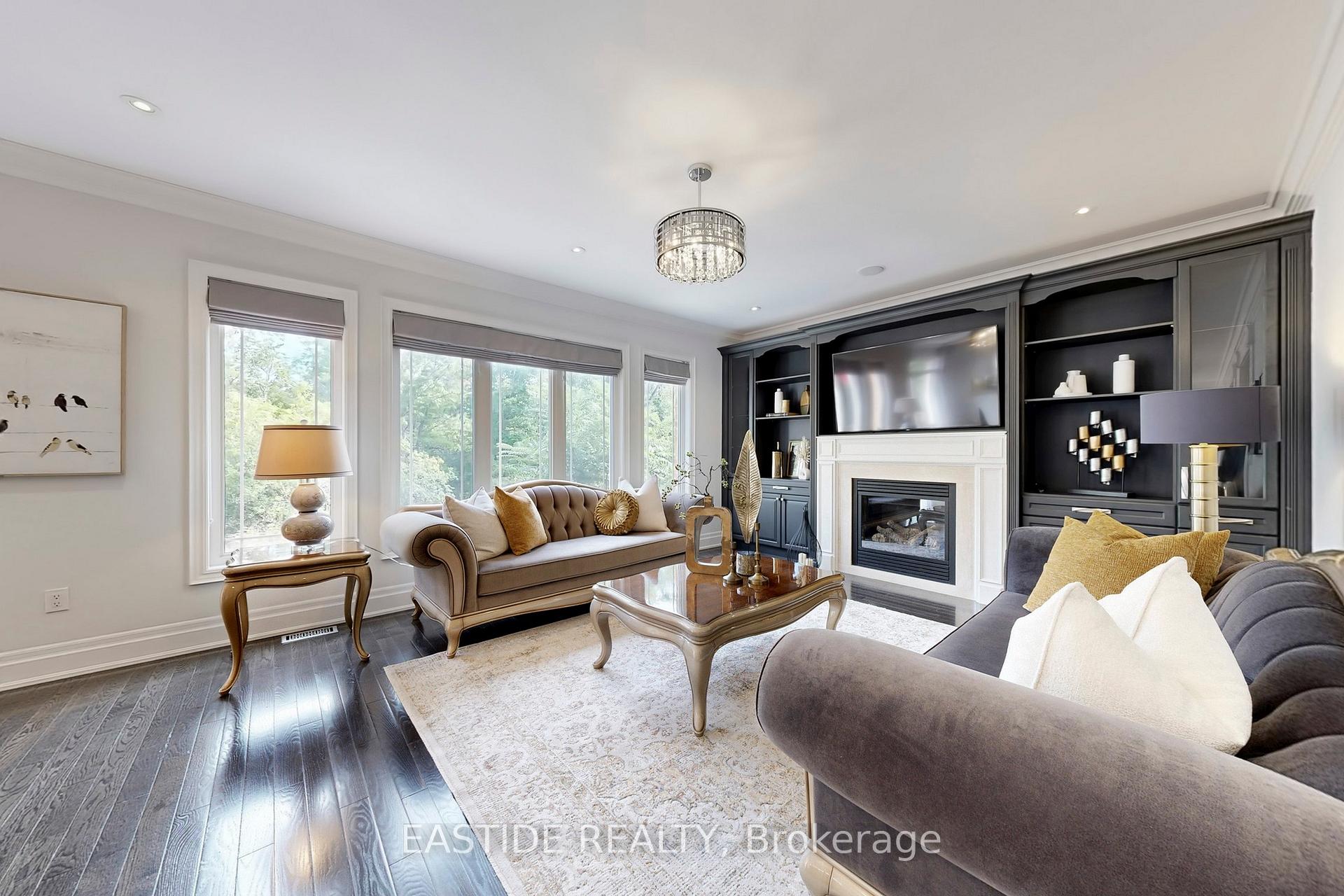 Photo 10 of 176 Upper Post Road, Vaughan, Patterson — HOMEH