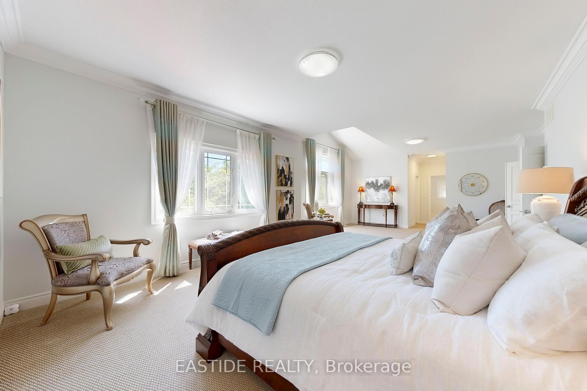 Photo 23 of 176 Upper Post Road, Vaughan, Patterson — HOMEH